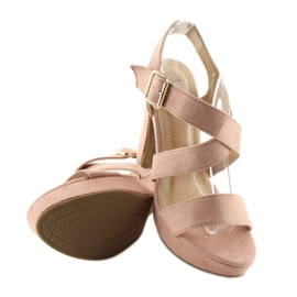 Sandales roses sur le poteau BJ1602-SD 1