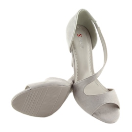 Escarpins exposés asymétriques gris C90 gris 2 Escarpins exposés asymétriques gris C90 gris 2