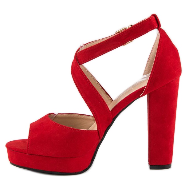 Sandales sur un poste élevé rouge 2