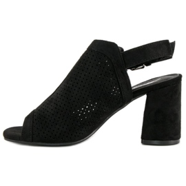 Sandales ajourées avec dessus le noir 2