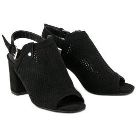 Sandales ajourées avec dessus le noir 4