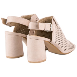 Sandales ajourées avec dessus brun 5