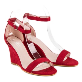 Sandales compensées en daim rouge 5