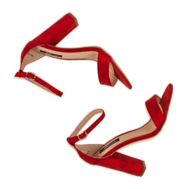 Sandales en daim sur un poteau rouge 6