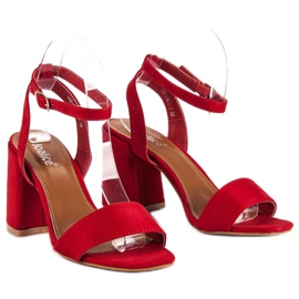 Sandales en daim rouge 5