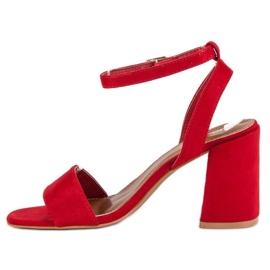 Sandales en daim rouge 3