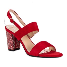 Sandales élégantes avec des perles rouge 1
