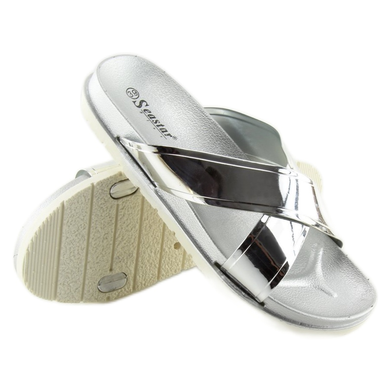 Chaussons argentés effet miroir CK46P argent gris 2