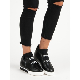 Baskets noires avec une fermeture éclair 1