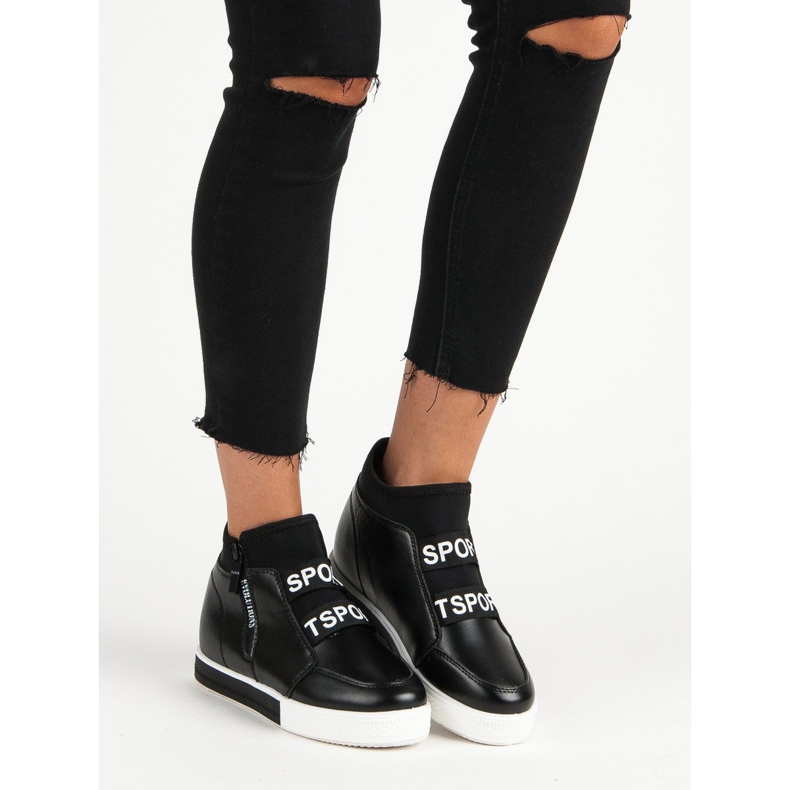 Baskets noires avec une fermeture éclair 1