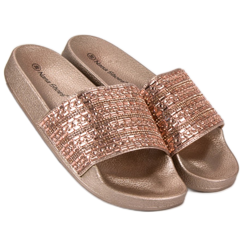 Chaussons roses élégants 1