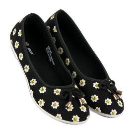 Ballerine en tissu avec des fleurs le noir 5