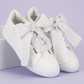 Baskets mode blanches 7