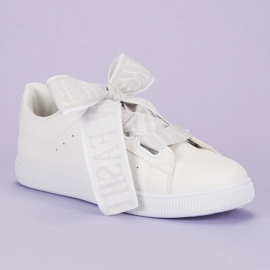 Baskets mode blanches 4
