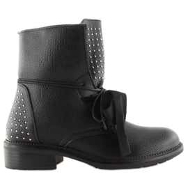 Travailleurs avec un arc noir en velours noir 1