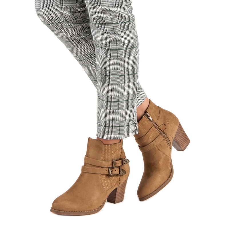 Corina Bottines en daim sur le poteau brun 1