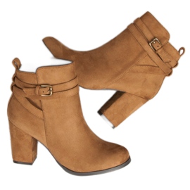 Corina Bottes élégantes à talons hauts brun 2 Corina Bottes élégantes à talons hauts brun 2