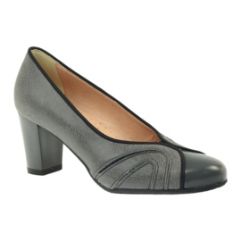 Escarpins gris Espinto sur le poteau 1