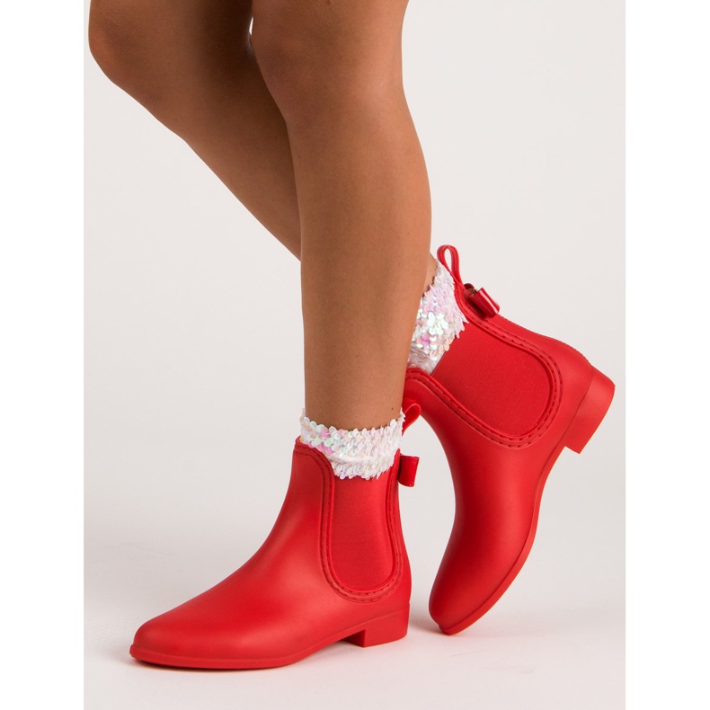 Les vices des femmes galoches rouge 1