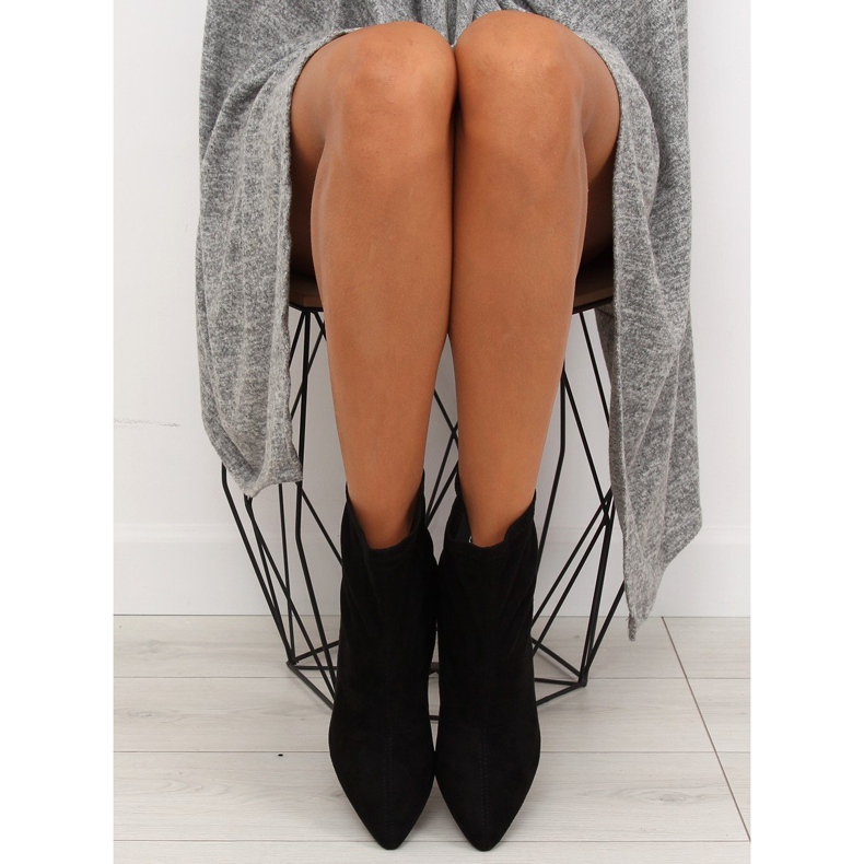 Noir F183 Bottes noires sur une épingle le noir 1