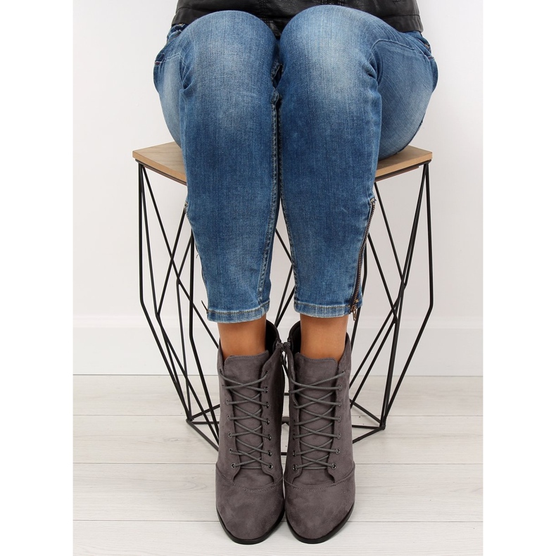 Boots sur un talon stable gris JA161 gris 1