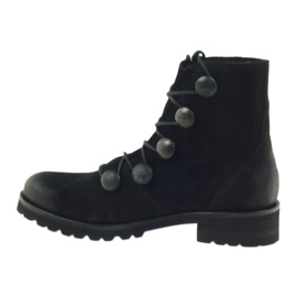 Bottes pour femmes de Badura décorées de boutons et de strass noir 2