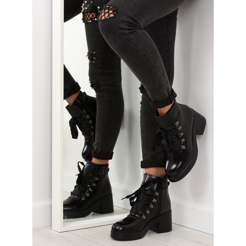 Bottes noires à semelles hautes 0-183 le noir 1