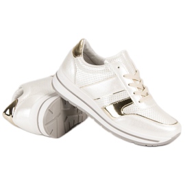 Des baskettes blanches 5