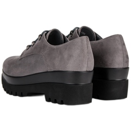 Chaussures en daim gris 6