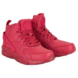 Chaussures rouges au dessus de la cheville 1