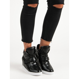 Baskets baskets noires 1