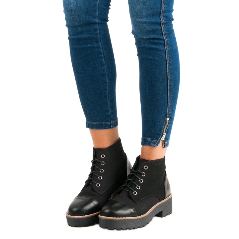 Travailleur de bottes de roche noir 1