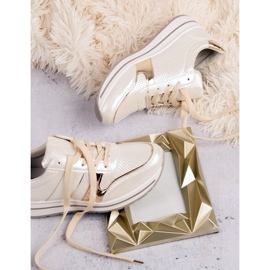 Des baskettes blanches 8