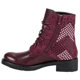 Travailleur de bottes de roche rouge 1