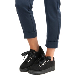 Baskets en daim noir 1