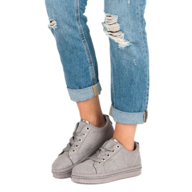 Baskets mode en daim gris 1
