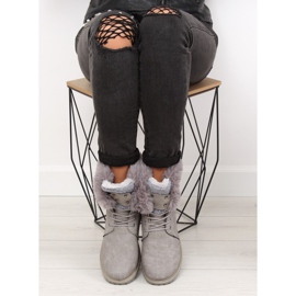 Bottes en bois, isolées gris BL137P Gris 2 Bottes en bois, isolées gris BL137P Gris 2