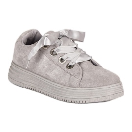 Baskets en daim gris clair 3