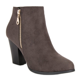 Groto Gogo Bottines en daim sur un bar gris 3