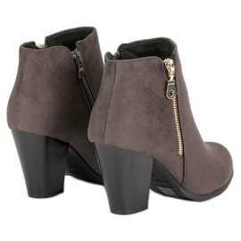 Groto Gogo Bottines en daim sur un bar gris 5