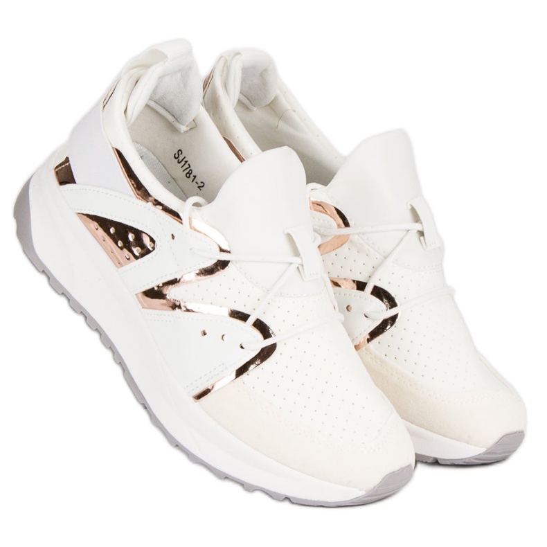 Des chaussures de sport élégantes blanche 1