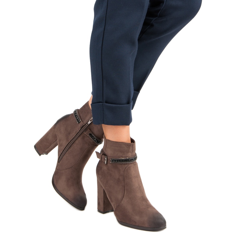 Bottines à talons en daim de VINCEZA brun 1