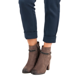 Bottines à talons en daim de VINCEZA brun 5