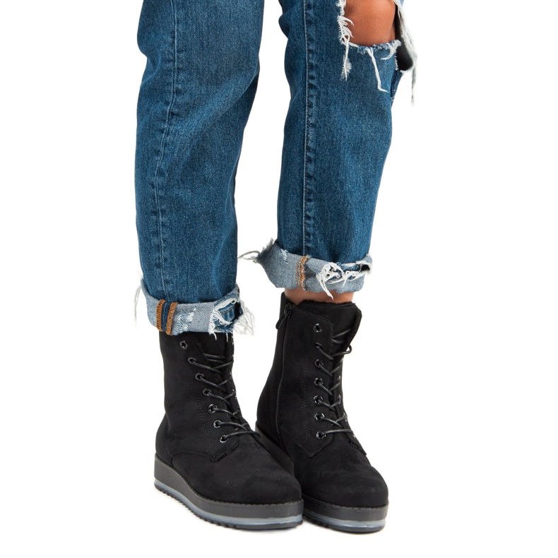 Bottes chaudes et nouées le noir 1