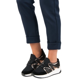 Des chaussures de sport élégantes noir 1