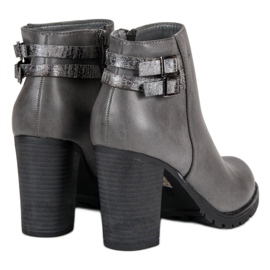 Show It Bottes classiques sur le poteau gris 2