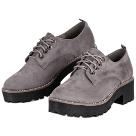 Chaussures en daim gris 2
