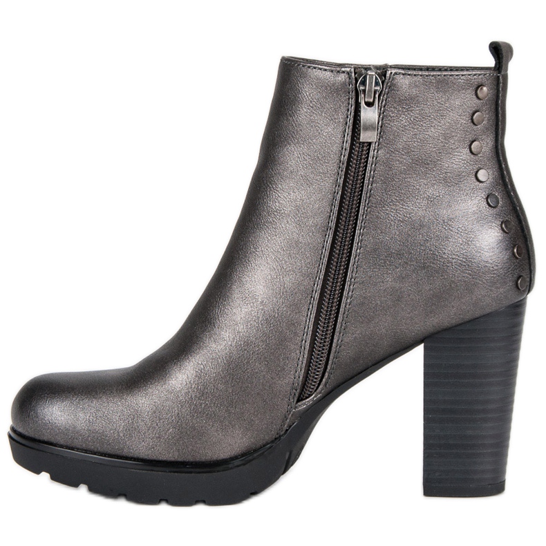 Filippo Bottes en graphite sur le poteau gris 1 Filippo Bottes en graphite sur le poteau gris 1