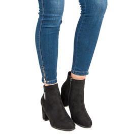 Bottines en daim noir le noir 3