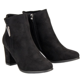 Bottines en daim noir 2